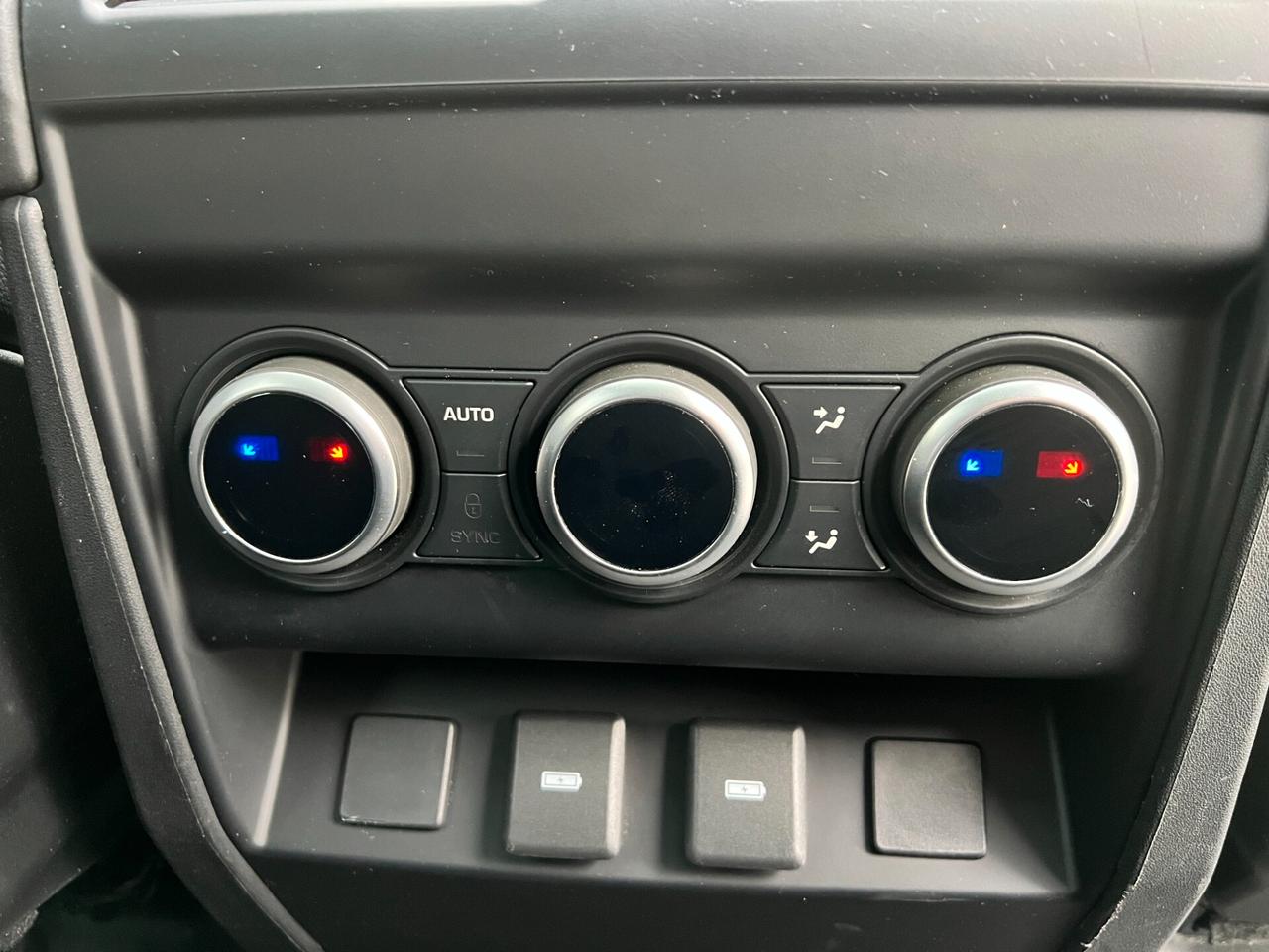 Land Rover Defender 110 3.0D I6 300 CV AWD Auto X-Dynamic HSE