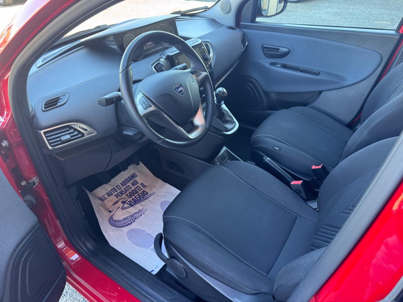 Lancia Ypsilon 1.0 Hybrid Gold