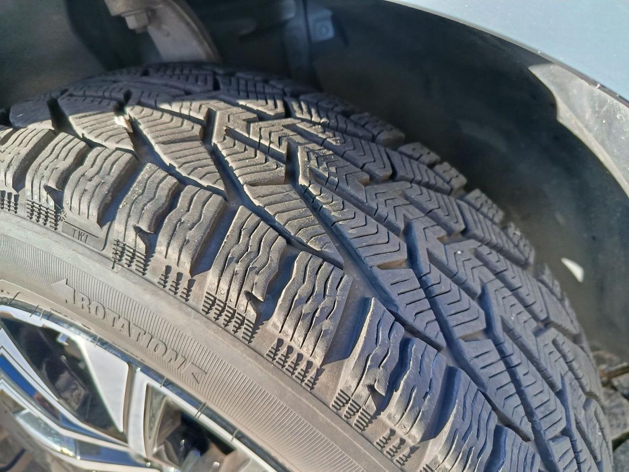 Volvo XC 60 Plus Dark 2.0 B4 MHEV #9159