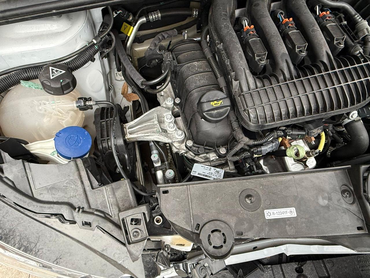 Peugeot 208 1.2 75cv INCIDENTATA MOTORE OK