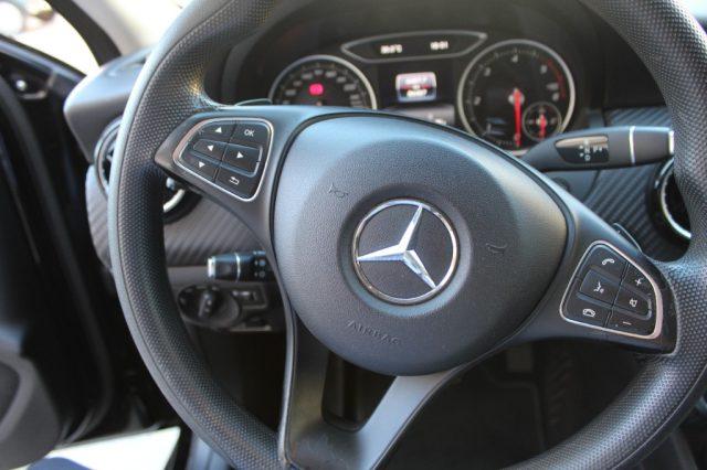 MERCEDES-BENZ GLA 200 d Automatic 4Matic Business