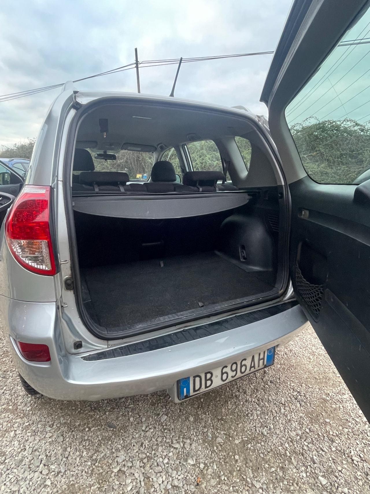 Toyota RAV 4 RAV4 2.2 D-4D 136 CV Luxury GARANTITA