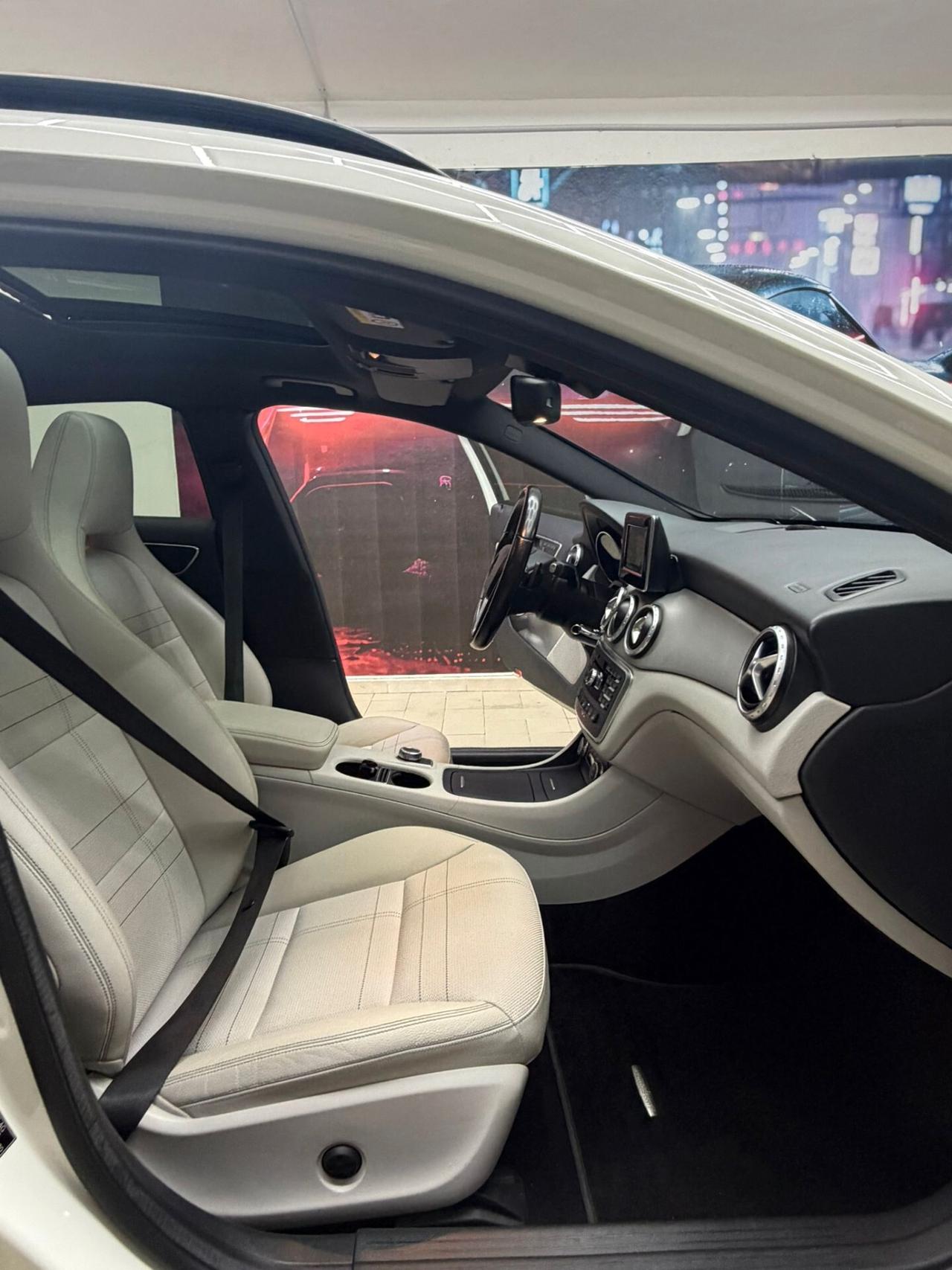 Mercedes-benz GLA 220 CDI Automatic 4Matic Premium