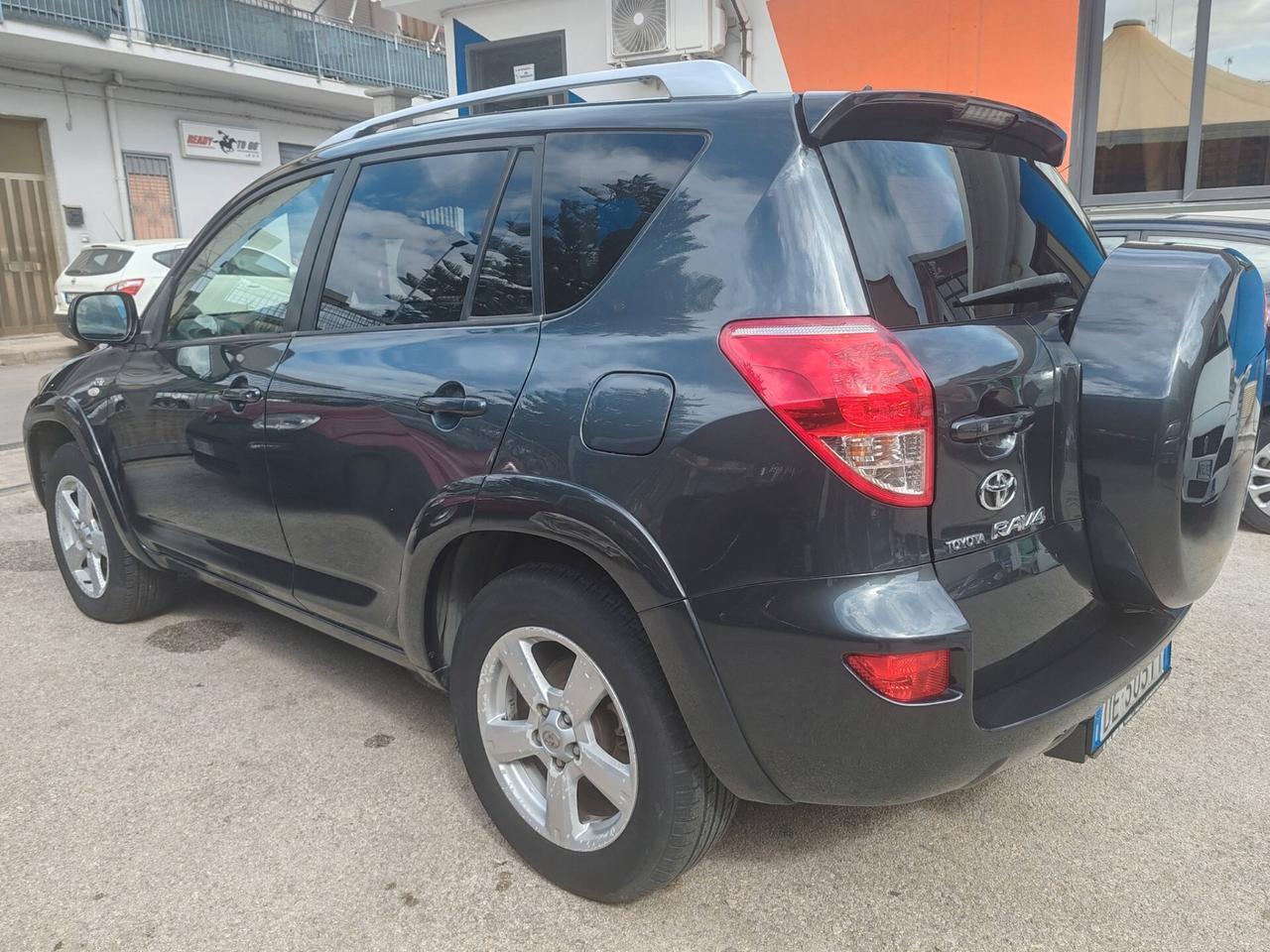 Toyota RAV 4 RAV4 2.2 D-4D 177 CV Luxury