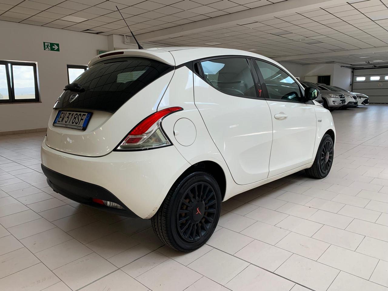 Lancia Ypsilon 1.2 8v Elefantino ecochic Gpl 69cv