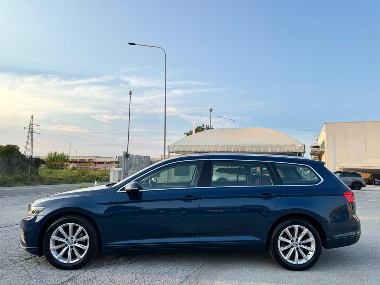 VOLKSWAGEN PASSAT 1.6 Tdi EVO Dsg - Led Navi