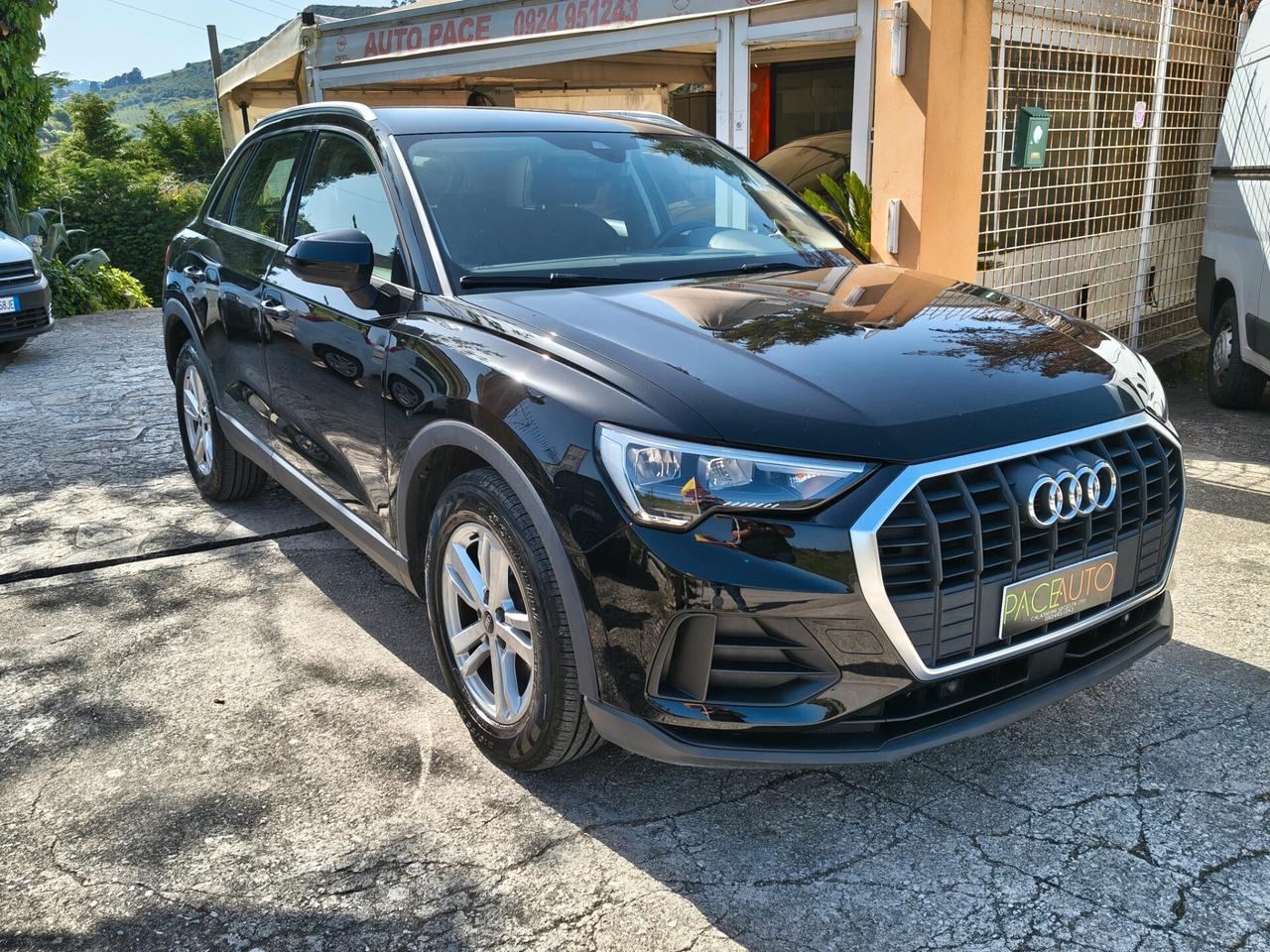 Audi Q3 35 TDI S tronic Business