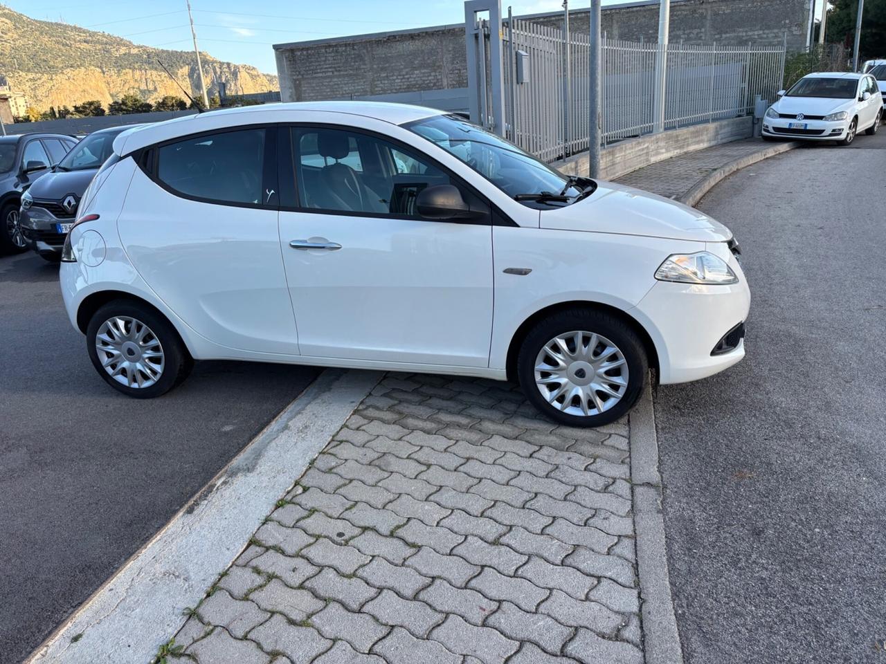 Lancia Ypsilon 1.3 MJT 16V 95 CV 5 porte S&S Silve