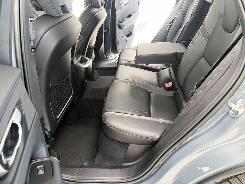 Volvo XC60 XC60 B4 (d) 197CV AWD AUT R DESIGN