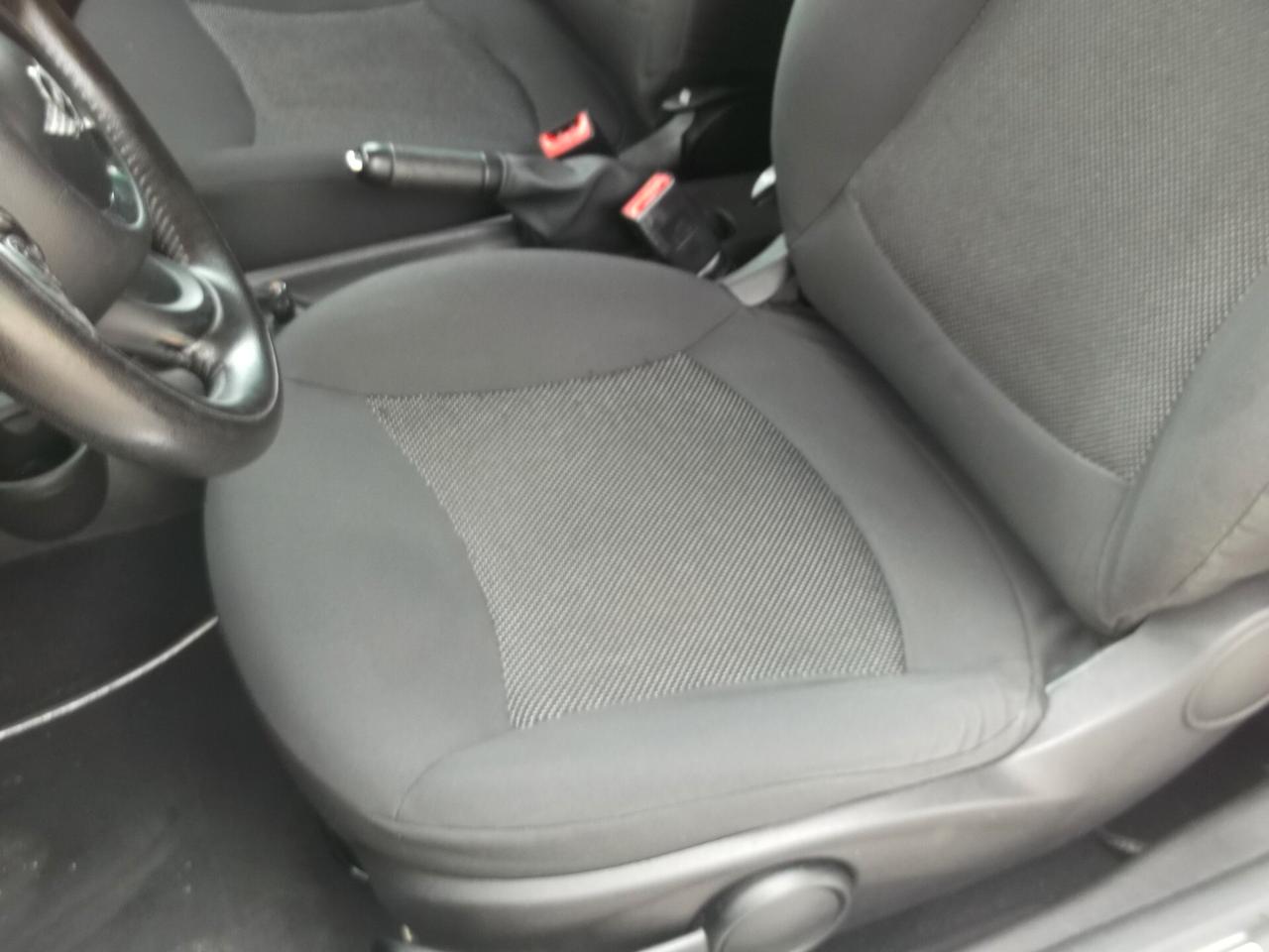 Mini Cooper D 1.6 Tdi Neopatentati 2010