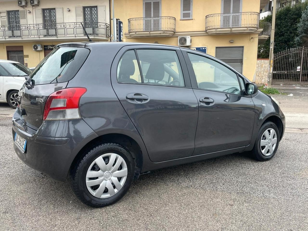 Toyota Yaris 1.0 5 porte Now Eco