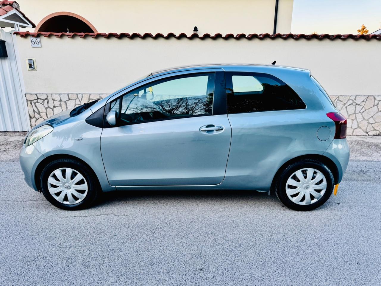 Toyota Yaris 1.3 3 porte unico proprietario
