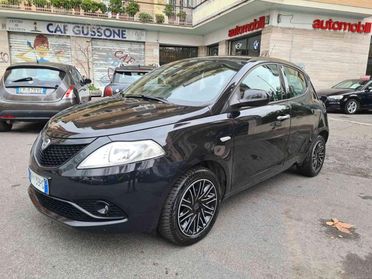 LANCIA Ypsilon 1.2 69 CV 5 porte Platinum