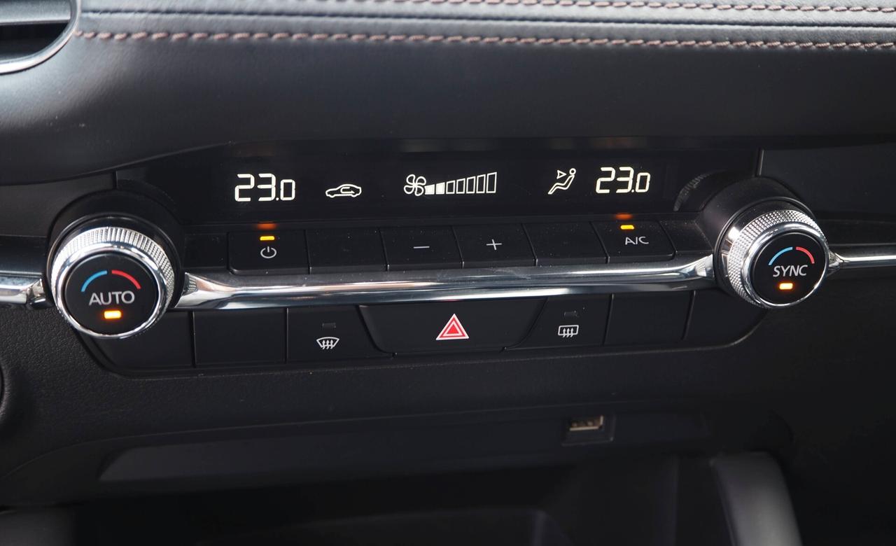 Mazda 3 1.8L Skyactiv-D Exceed