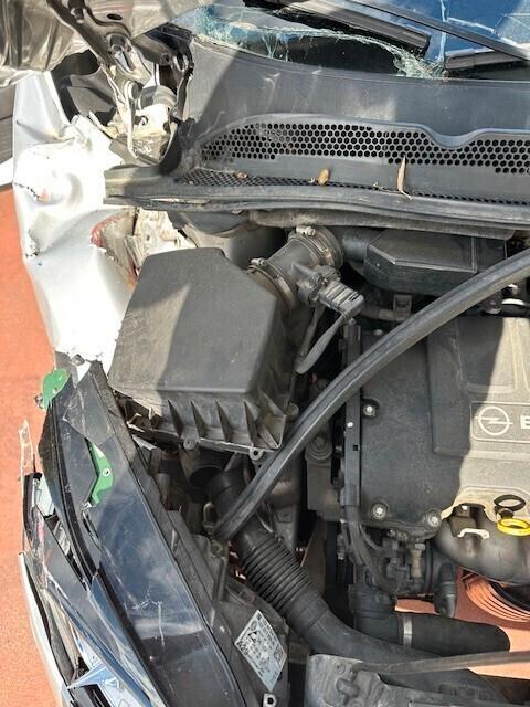 Opel Corsa 1.4 90CV GPL Tech 5 porte Cosmo