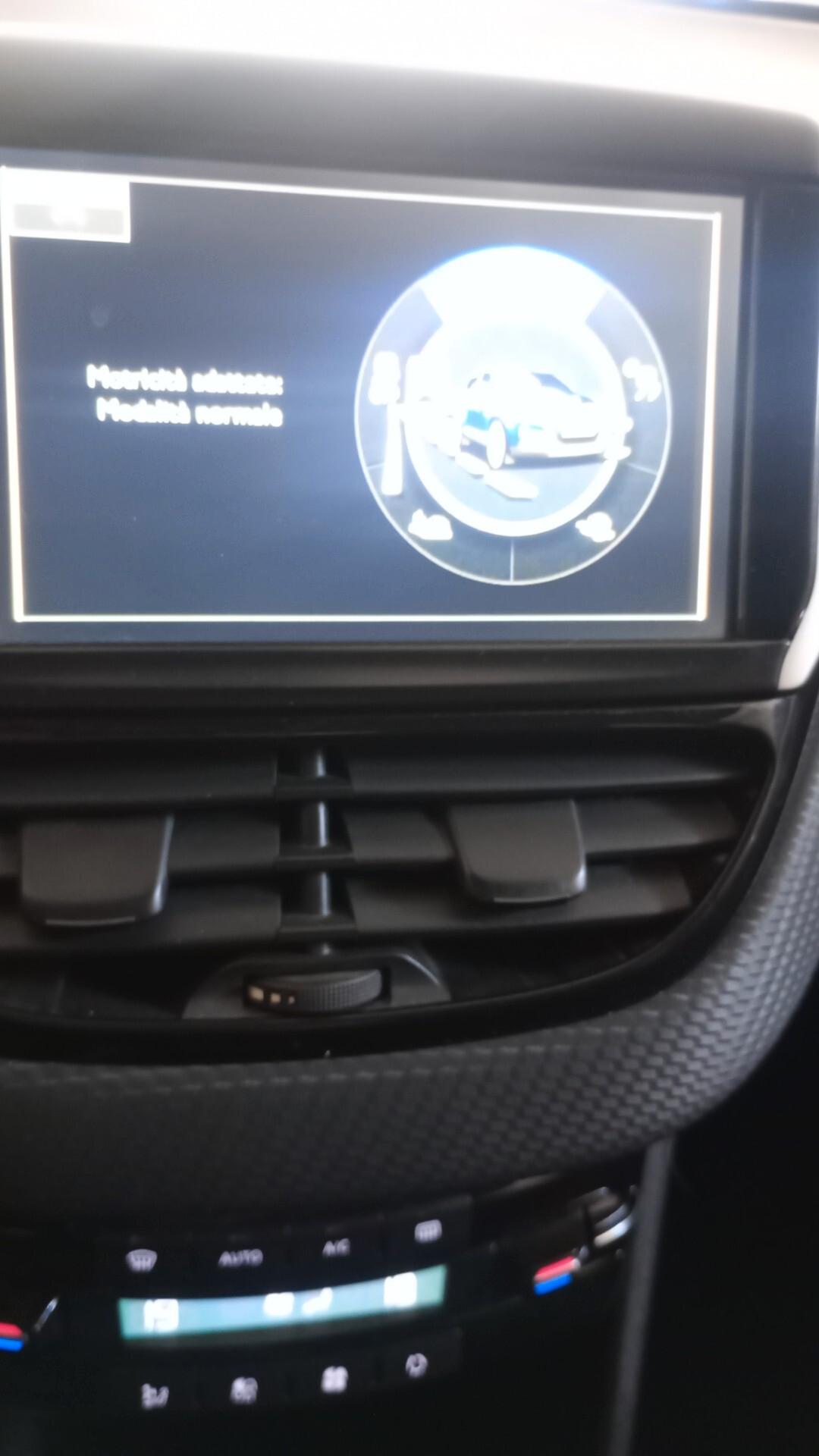 Peugeot 2008 1.6 e-HDI Allure