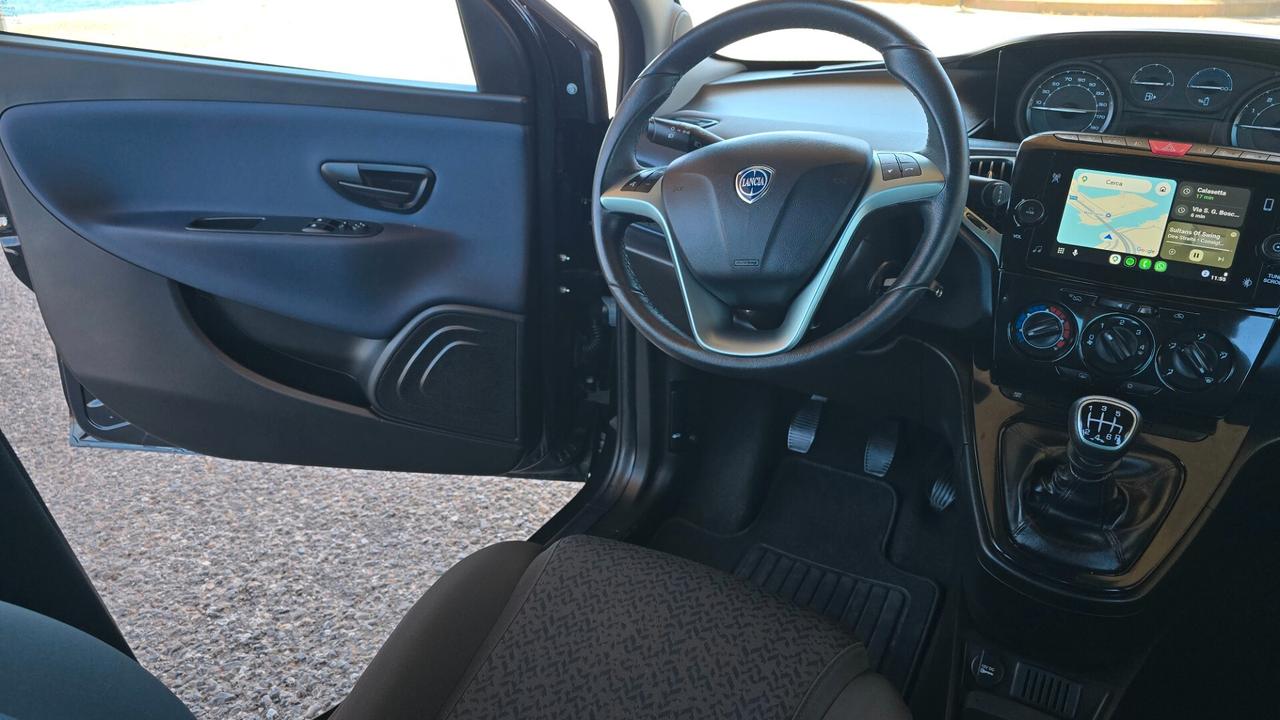 Lancia Ypsilon 1.0 FireFly 5 porte S&S Hybrid Gold