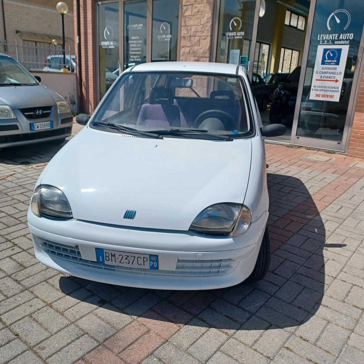 FIAT 600 BEN CONSERVATA TUTTO FUNZIONANTE