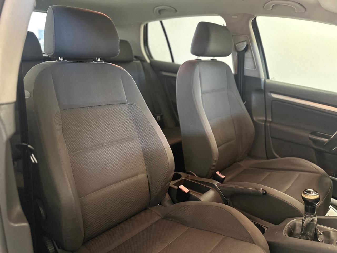 Volkswagen Golf 1.6 16V FSI 5p. Sportline NEOPATENTATI
