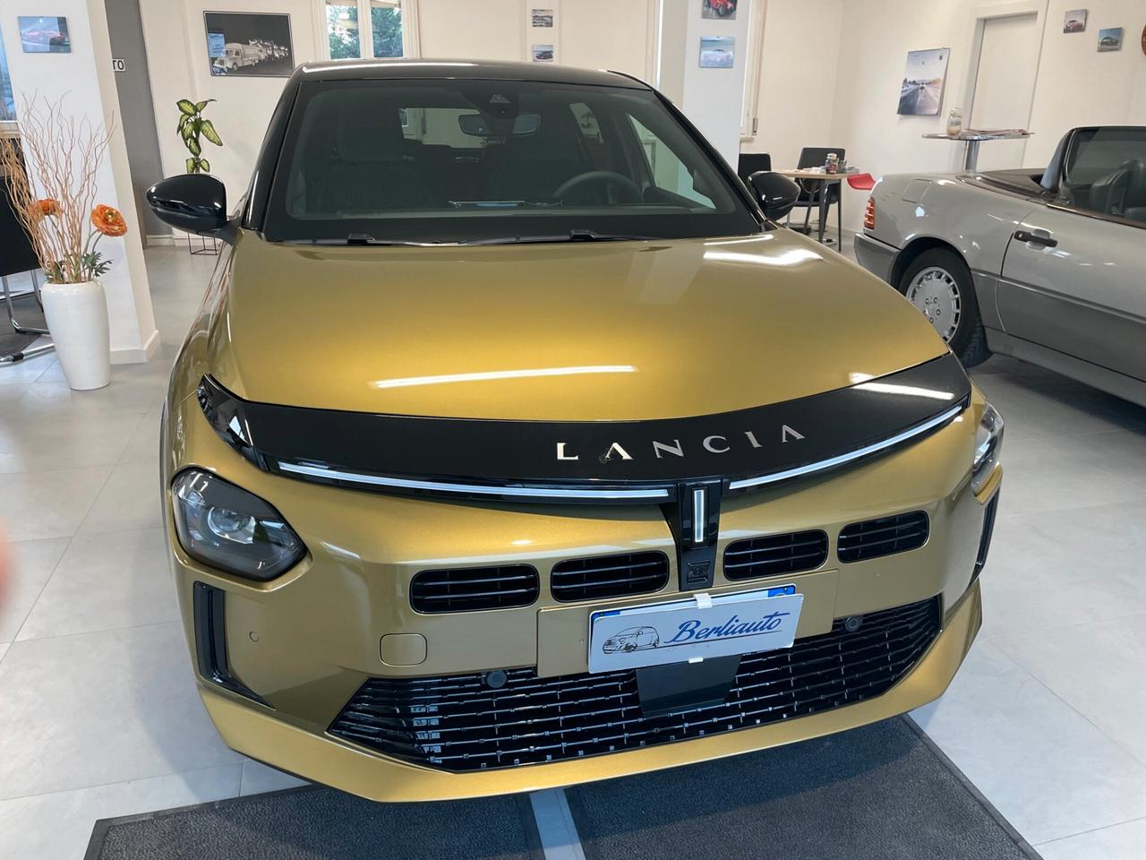 Lancia Ypsilon Hybrid e-DCT LX