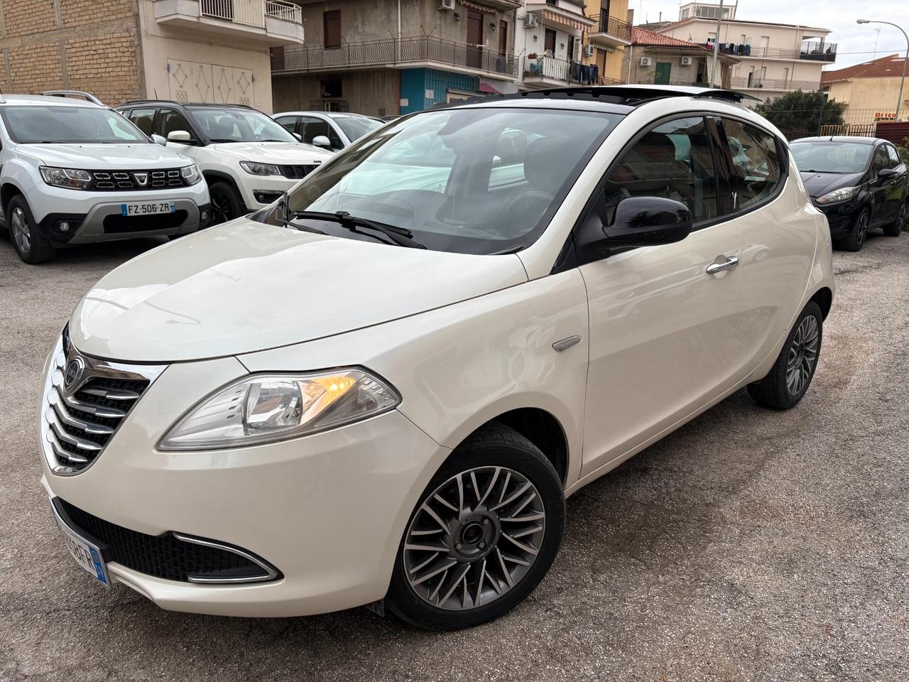 Lancia Ypsilon 0.9 TwinAir 85 CV 5 porte S&S Platinum