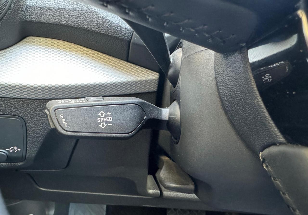 Audi Q2 35 TDI quattro S tronic Business Design