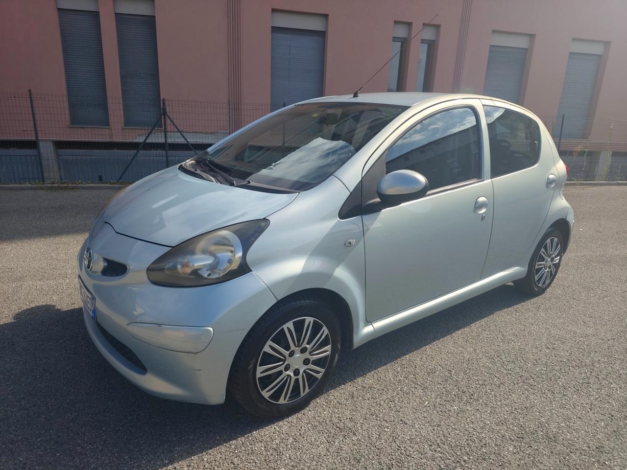Toyota Aygo 1.0 Benz euro 4 5 porte Sol