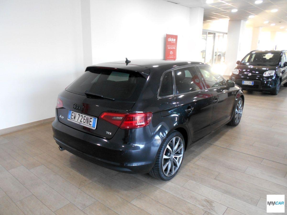 AUDI - A3 Sportback - 1.6 TDI S tronic Ambition