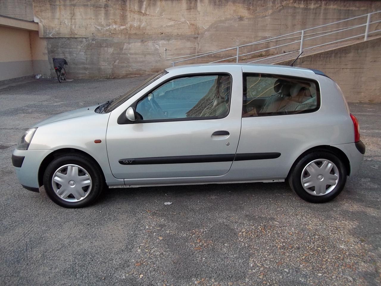 Renault Clio Privilege 1.2 16v 3p uniproprietario 49.200 km !!!!!!!!!!