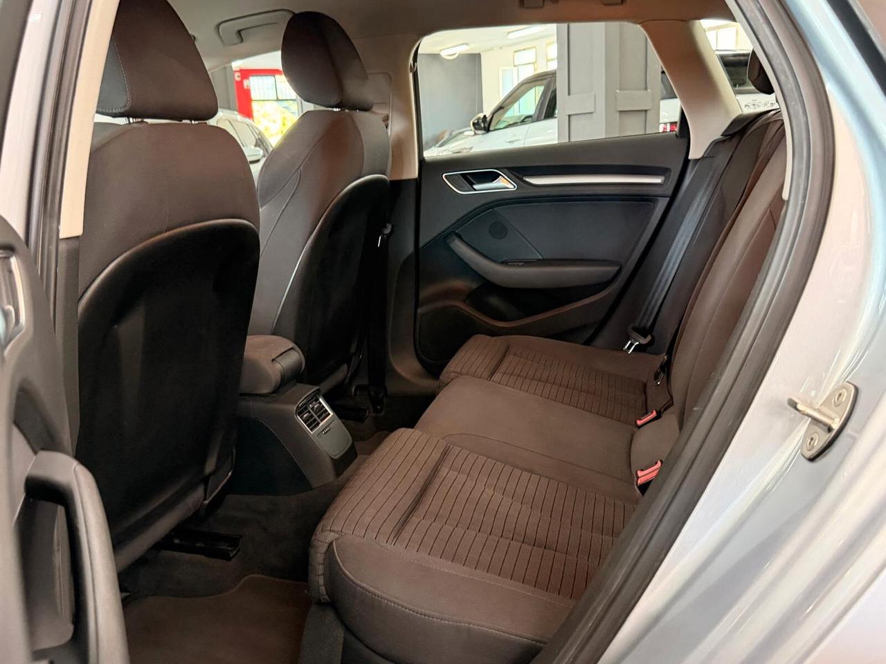 Audi A3 1.6 TDI clean diesel S tronic Ambition