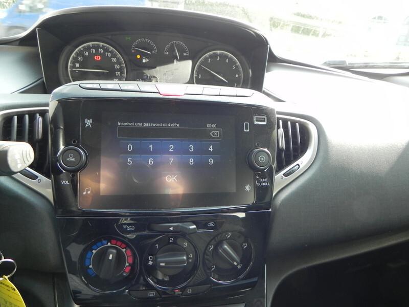 Lancia Ypsilon 1.0 FireFly 5 porte S&S Hybrid Gold