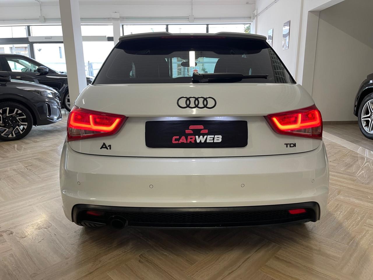 AUDI A1 1.6 tdi S-LINE 2014