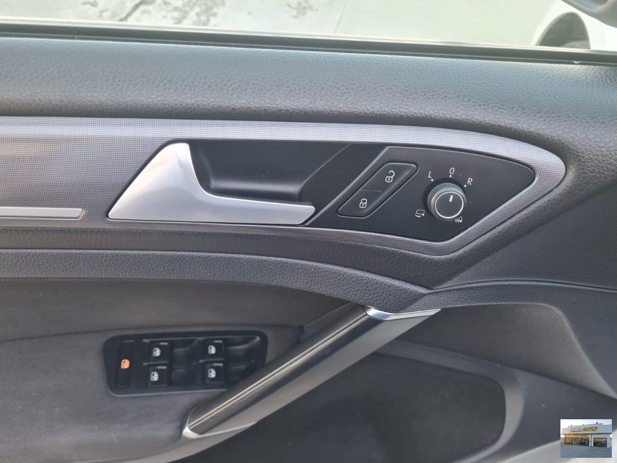 VOLKSWAGEN Golf R-Line-Euro 6B-Neopatentati