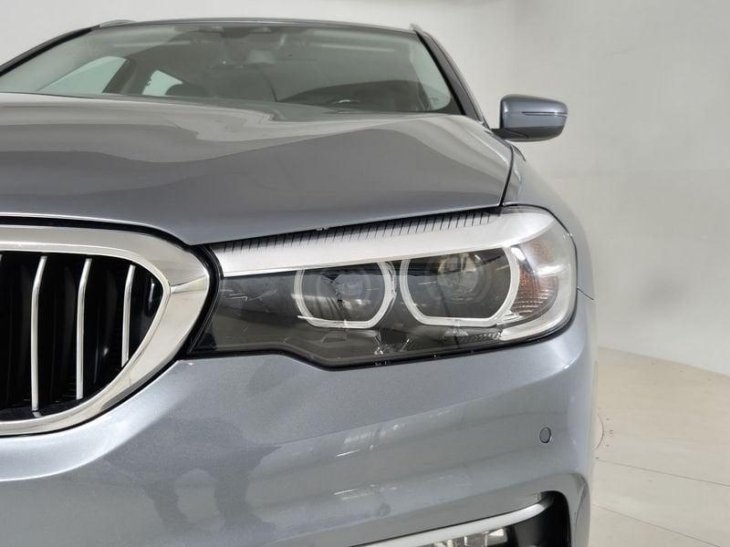 BMW Serie 5 Touring Serie 5 G31 2017 Touring Diese 520d Touring Luxury auto
