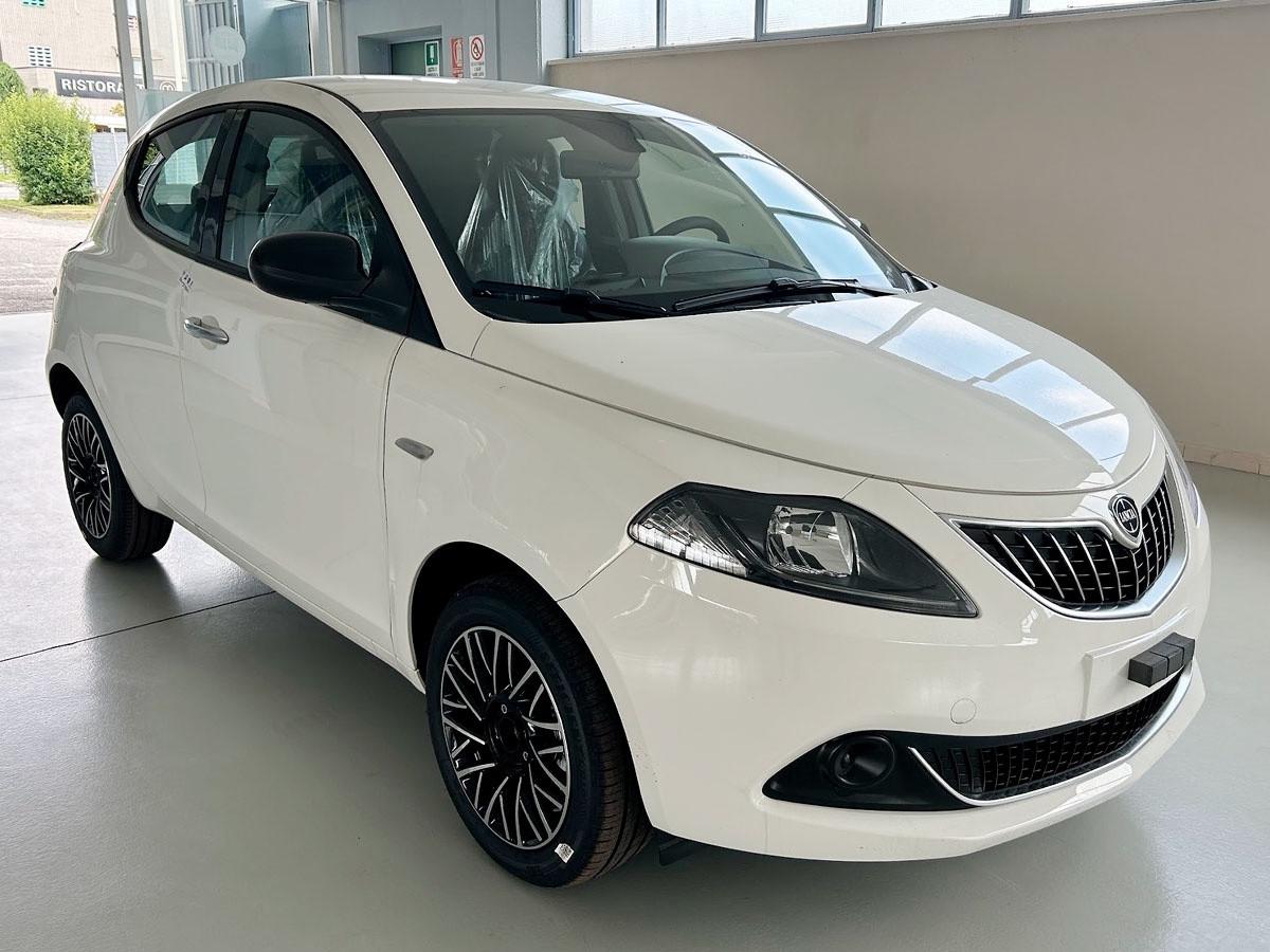 Lancia Ypsilon 1.0 FireFly 5 porte S&S Hybrid Platino