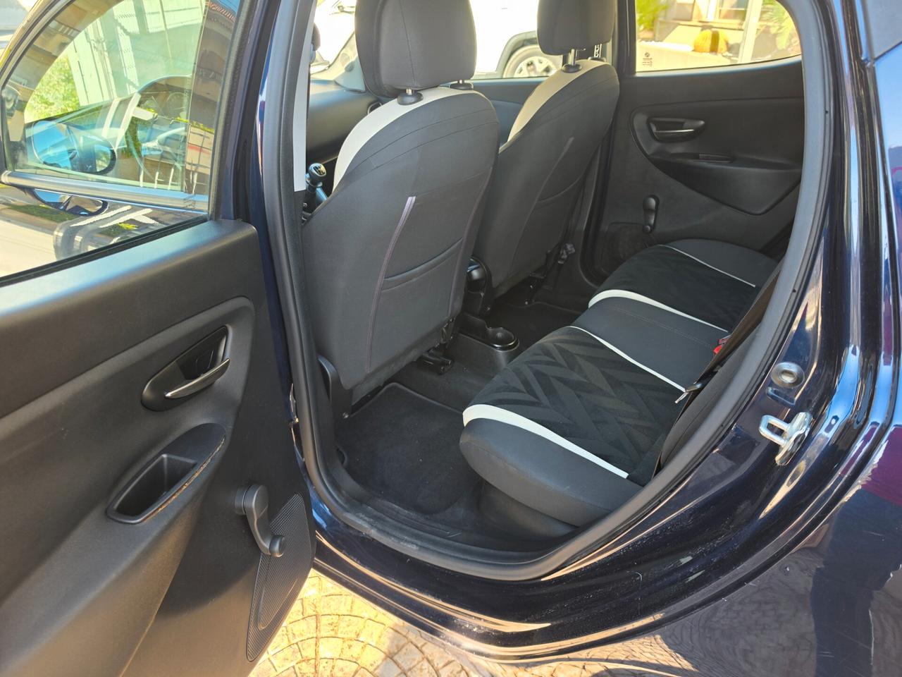 Lancia Ypsilon 1.2 69 CV 5 porte Gold