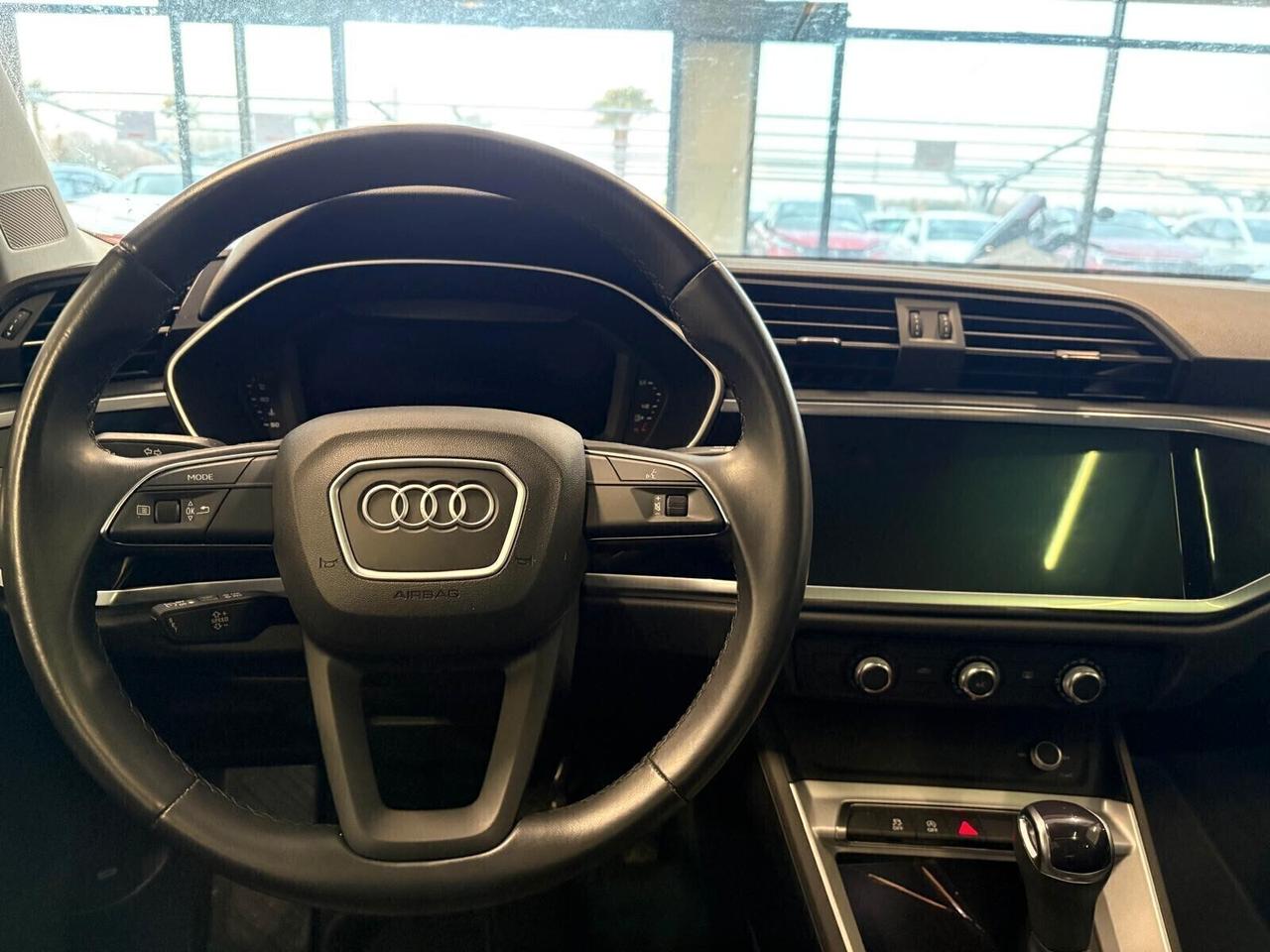 Audi Q3 35 2.0 TDI quattro S tronic 10000 km TETTO