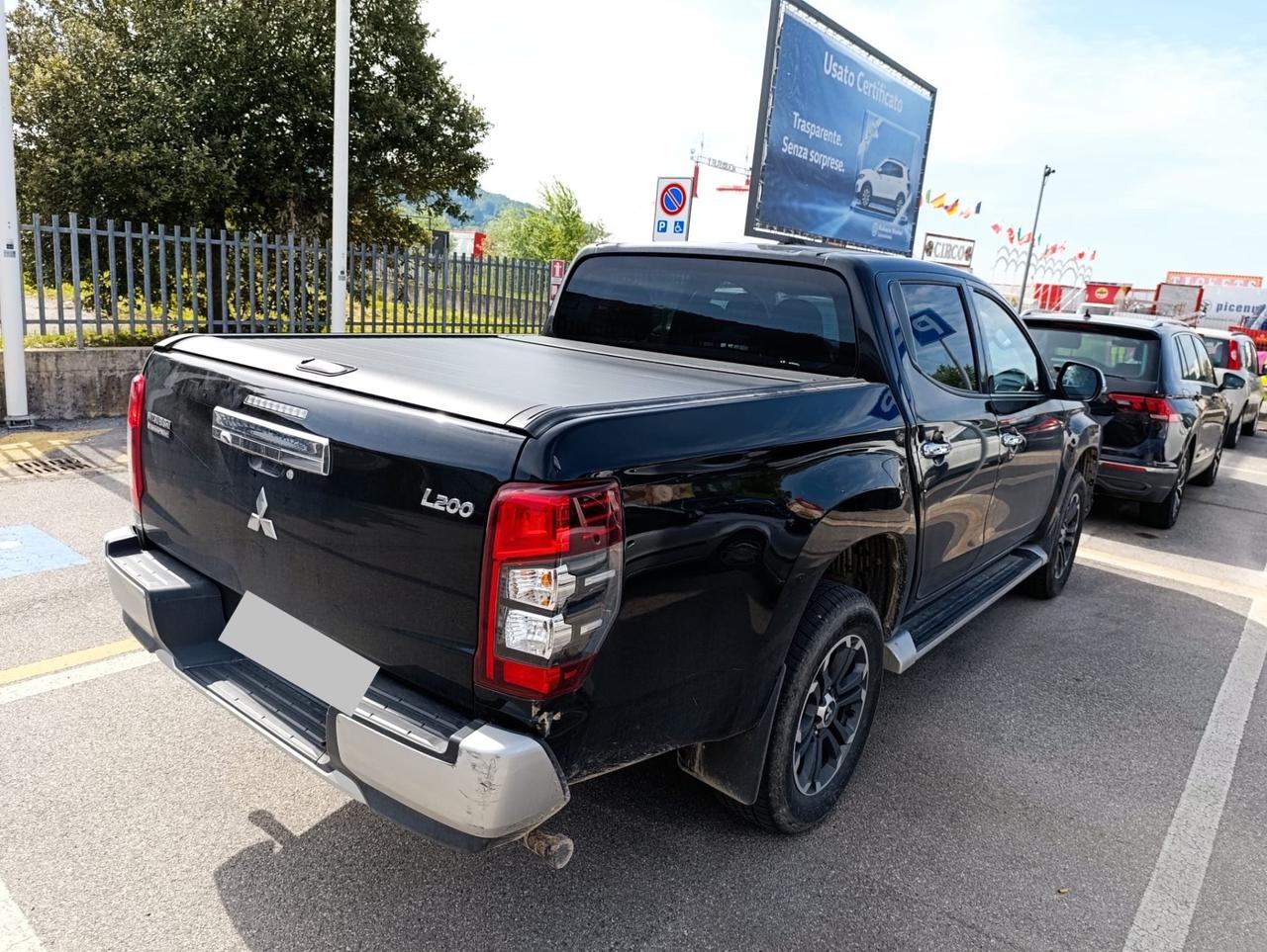 Mitsubishi L200 2.3 D Club Cab 4x4 Super Select Intense