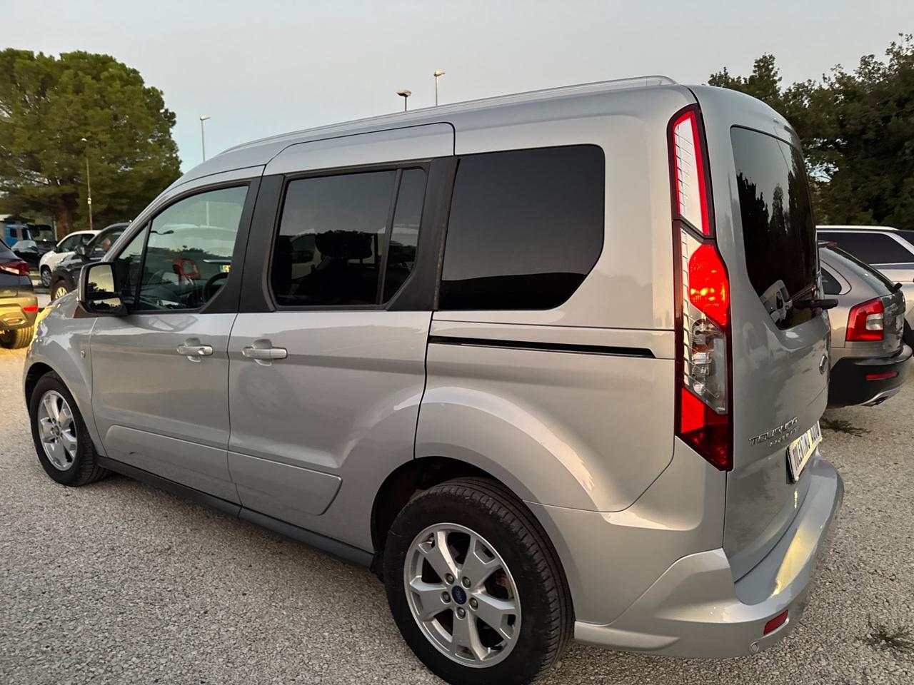 Ford Tourneo Connect 1.5 TDCi 120 CV Titanium