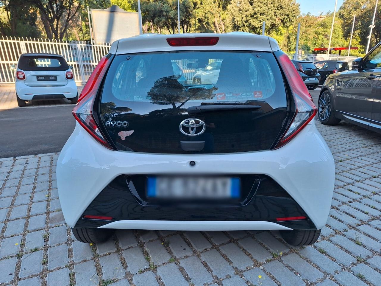 Toyota Aygo Connect 1.0 VVT-i 72 CV 5 porte x-fun