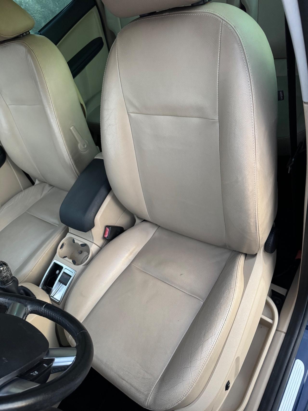 Ford Focus C-Max 1.6 TDCi INTERNI IN PELLE
