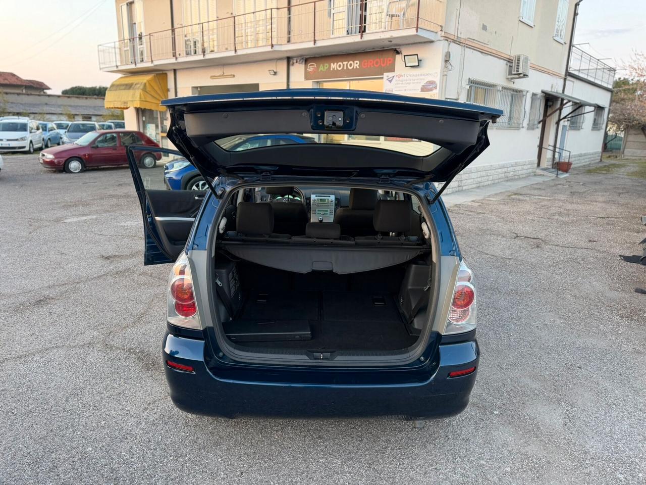 Toyota Corolla Verso 2.0 16V D-4D Sol