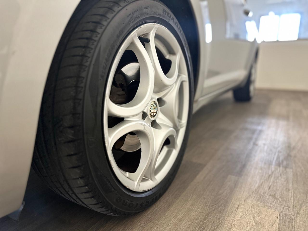 Alfa Romeo MiTo 1.6 JTDm-2 S&S Distinctive Sport Pack NEOPATENTATI