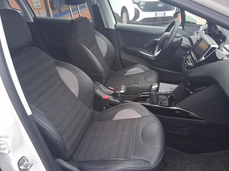 Peugeot 2008 BlueHDi 100 Allure