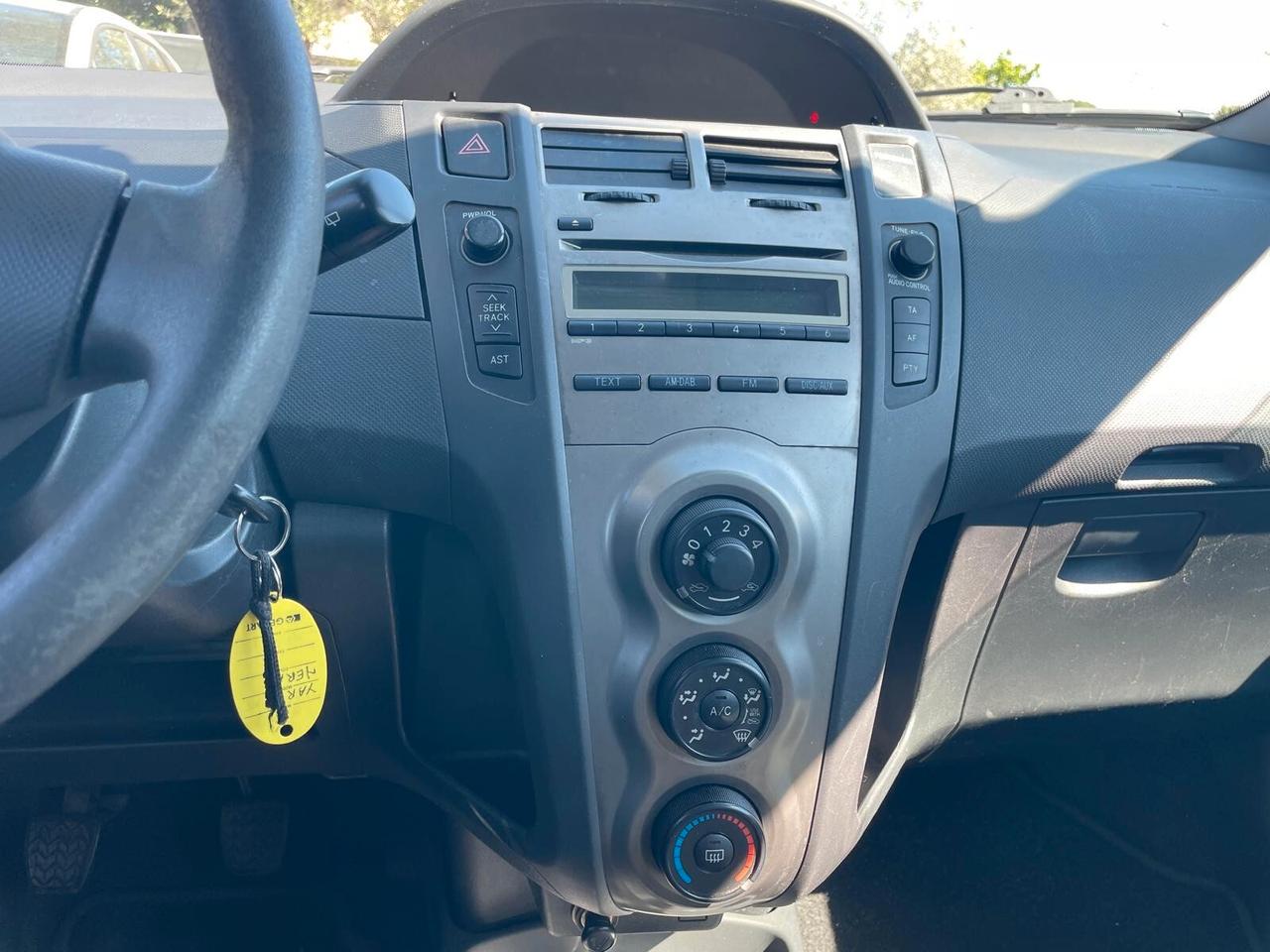 Toyota Yaris 1.0 5 porte Sol