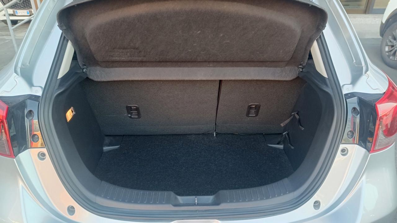 Mazda 2 Mazda2 1.5 Skyactiv-G 90 CV Evolve confort pack connectivity