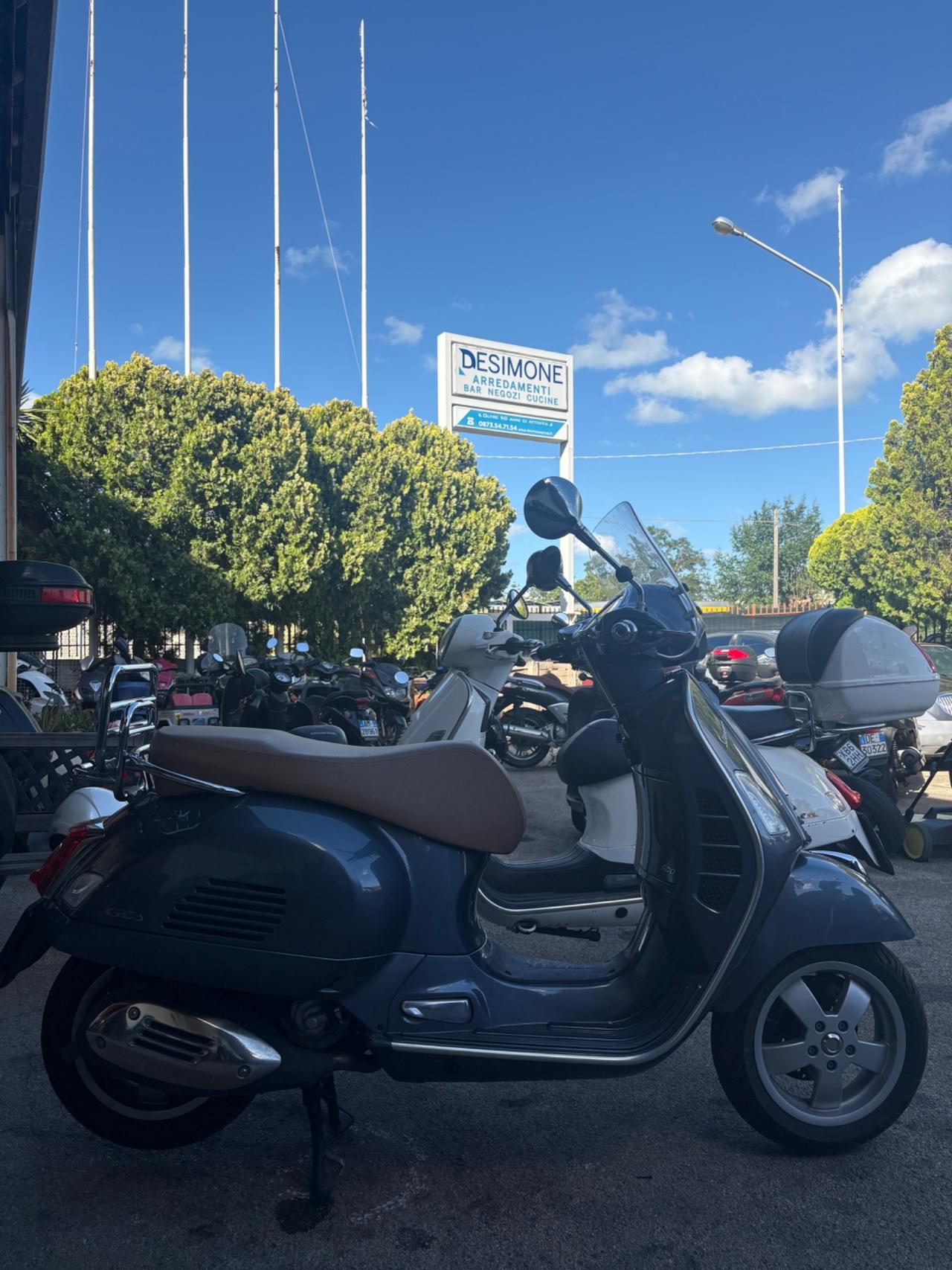 VESPA 300 TOURING HPE