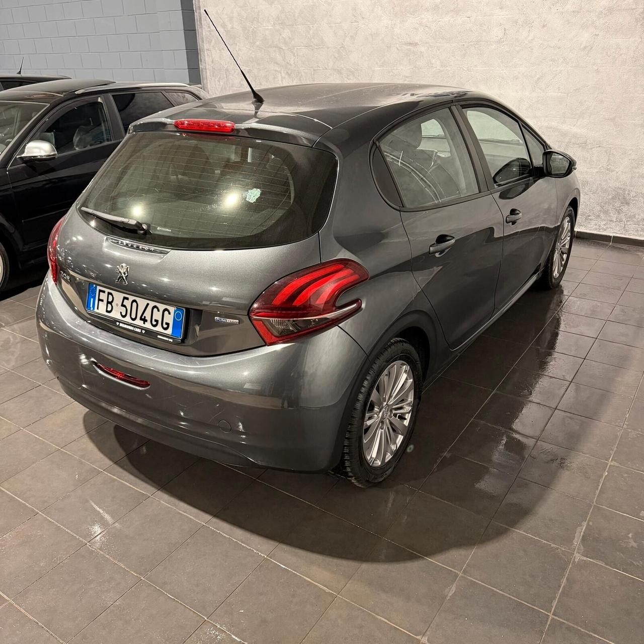 Peugeot 208 1.2 BENZINA NEOPATENTATI EURO 6