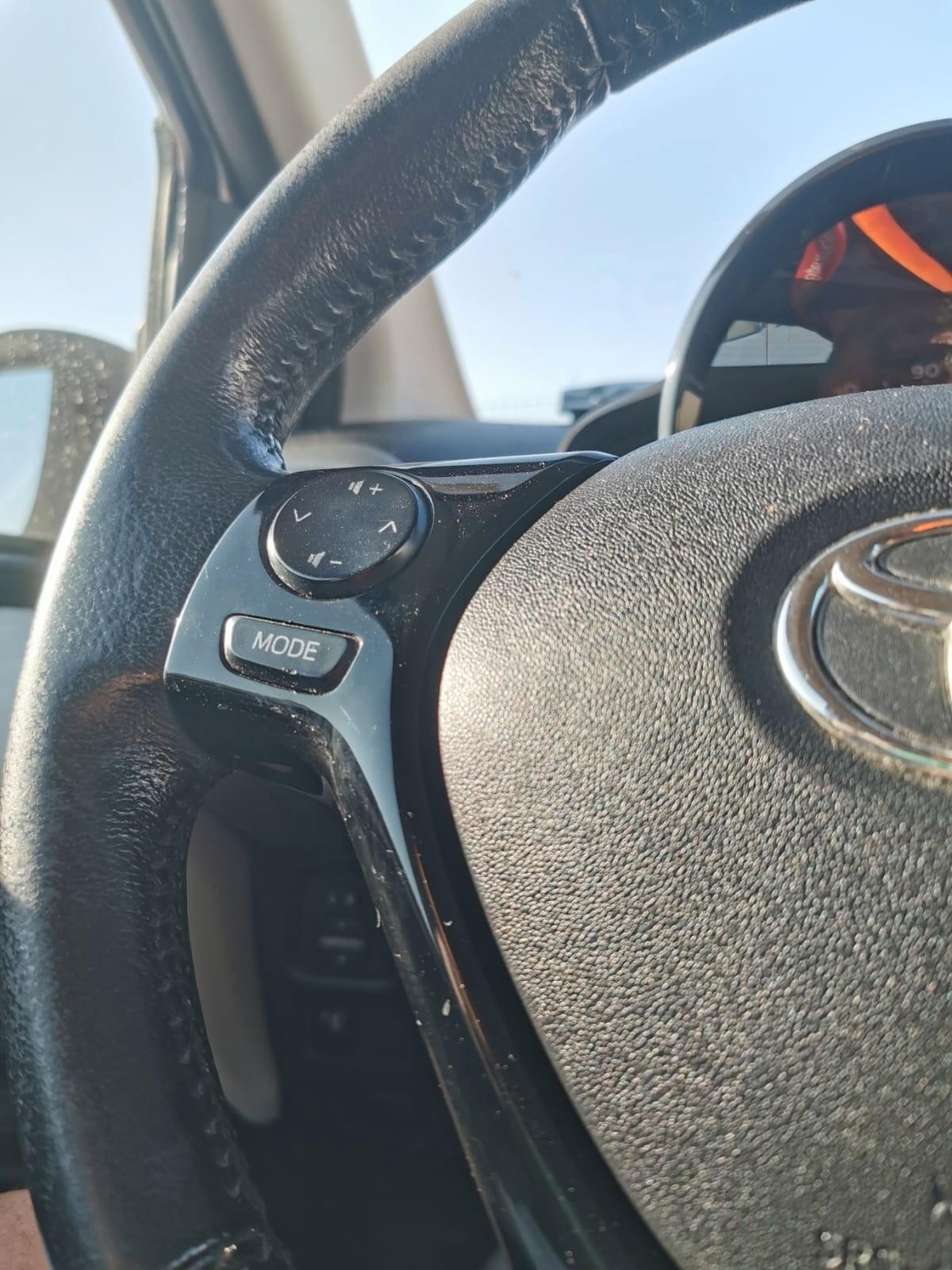 Toyota Aygo Connect 1.0 VVT-i 72CV 5P. x-business MMT