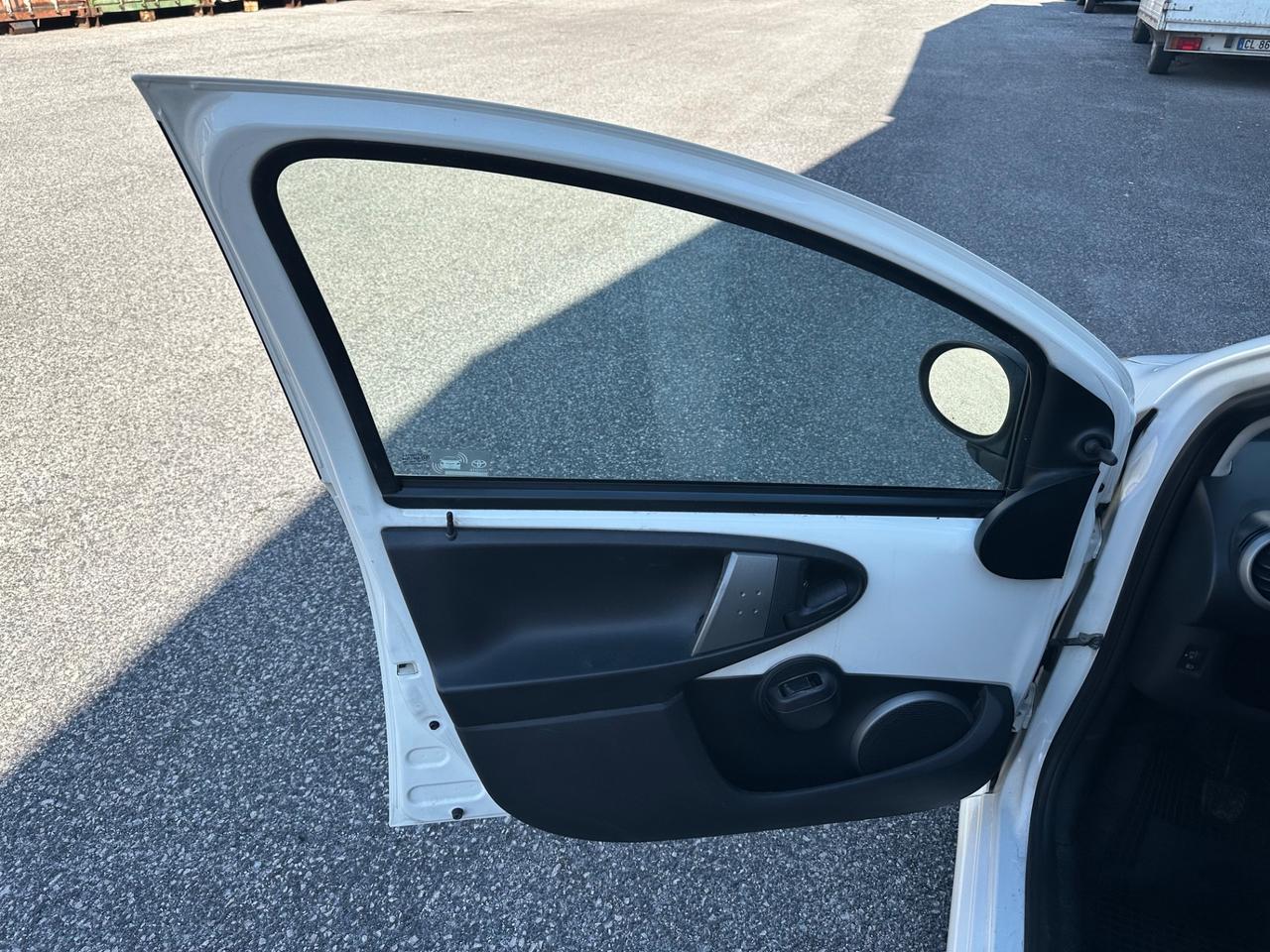 Toyota Aygo 1.0 VVT-i 69 CV...Neop